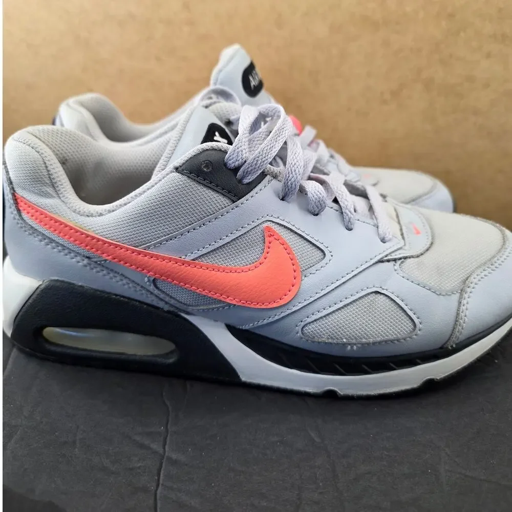 Nike Air Max IVO GS youth sneakers Size 6